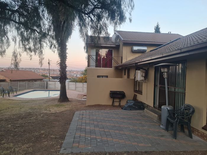 Property #ENT0204749, House for sale in Heuweloord & Ext