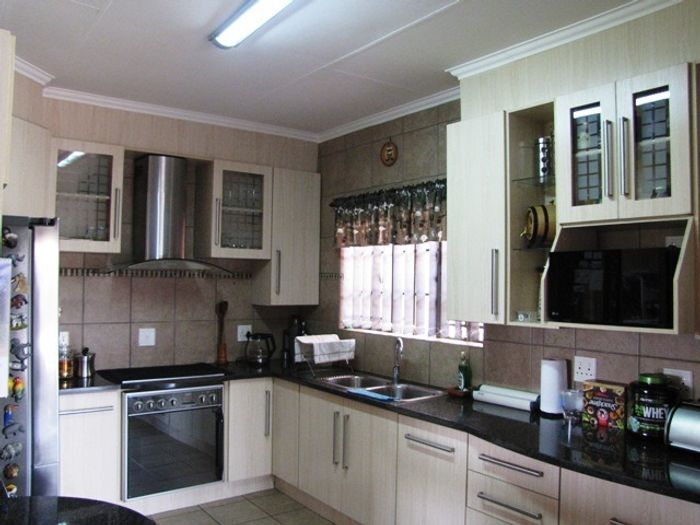 Property #ENT0207849, House for sale in Riversdale