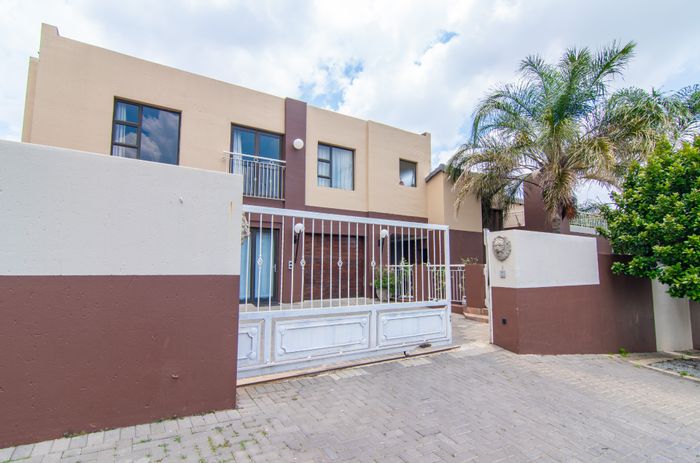 Property #ENT0207932, House for sale in Greenstone Hill