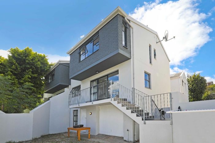 Property #ENT0213549, Townhouse sold in Wynberg Upper