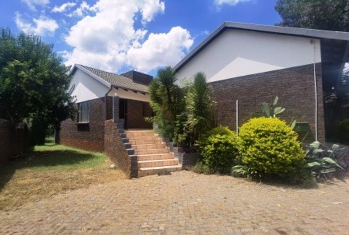 Property #ENT0215110, House for sale in Zwartkop