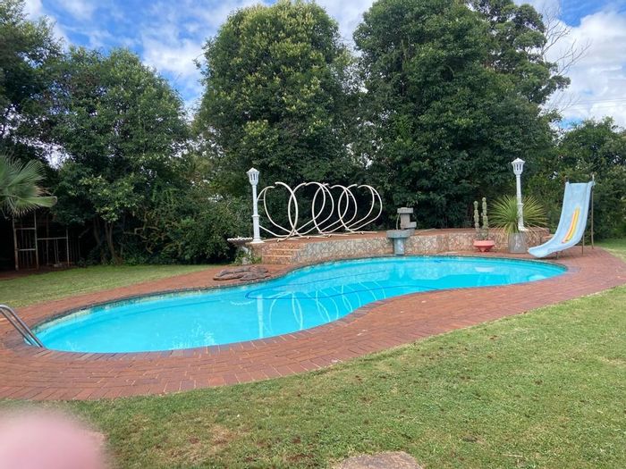 Property #ENT0216371, House for sale in Carletonville