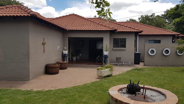 Property #ENT0216598, House for sale in Rooiberg