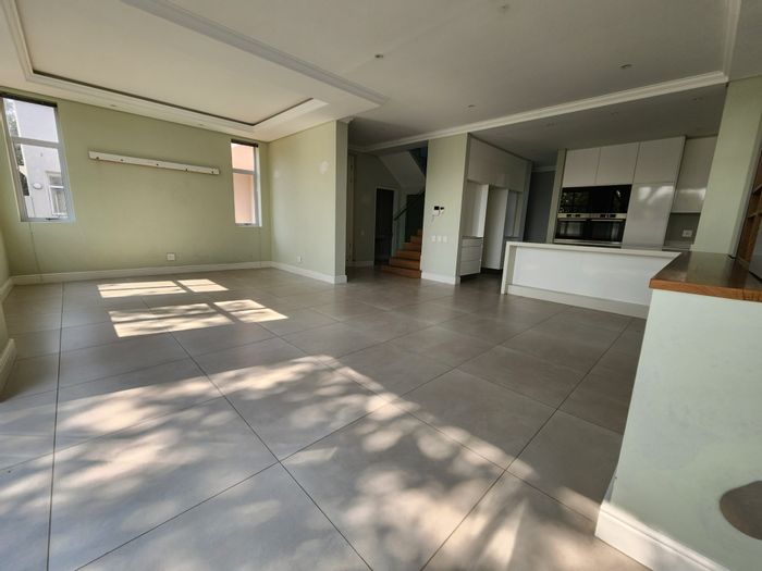 Property #ENT0219233, Townhouse for sale in Rondebosch