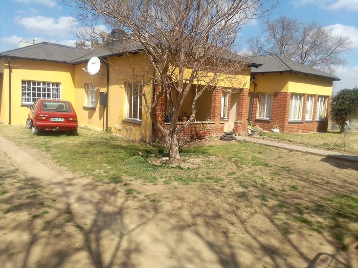 Property #ENT0221092, House for sale in Tweespruit