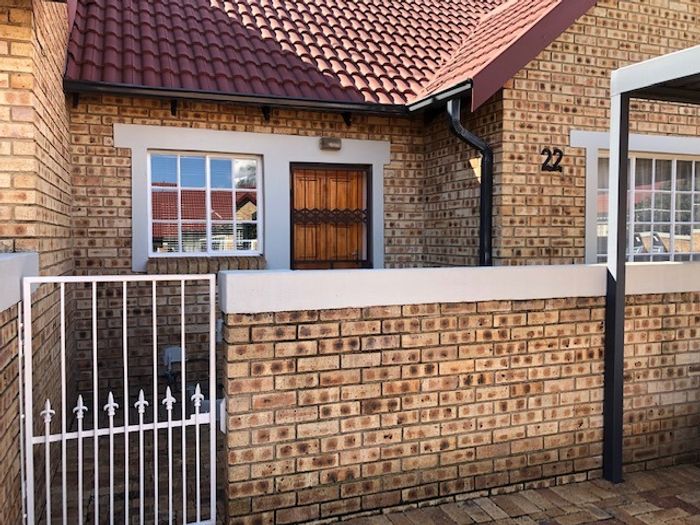 Property #ENT0221936, Townhouse rental monthly in Celtisdal
