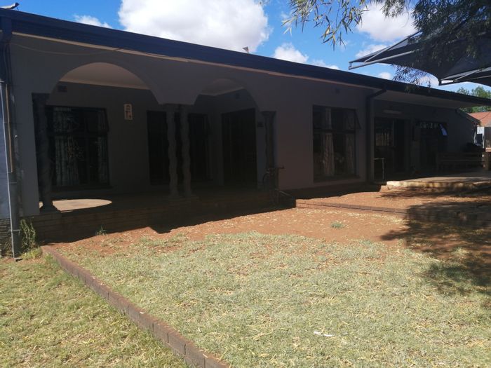 Property #ENT0224314, House for sale in Kuruman