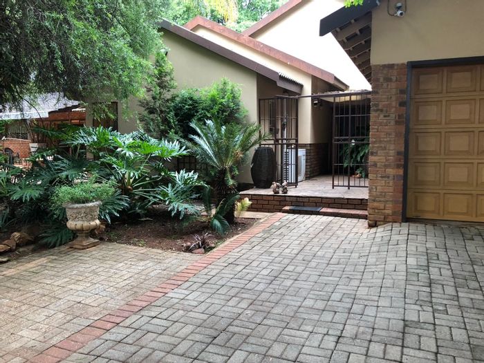 Property #ENT0226314, House for sale in Chroompark