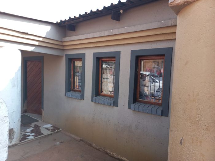 Property #ENT0229049, House for sale in Ivory Park