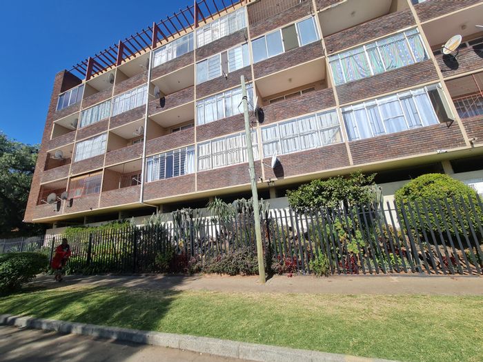 Property #ENT0229576, Apartment for sale in Yeoville