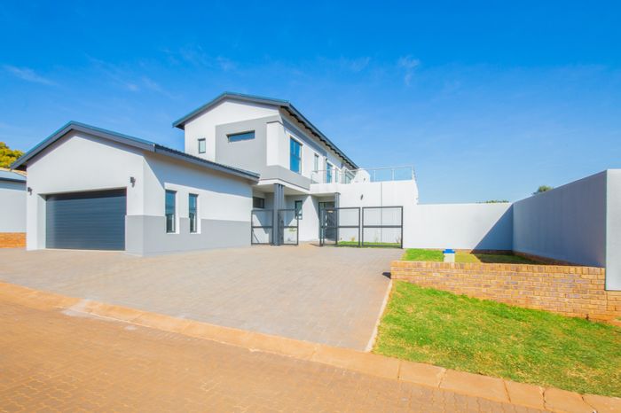 Property #ENT0229873, House for sale in Bedfordview