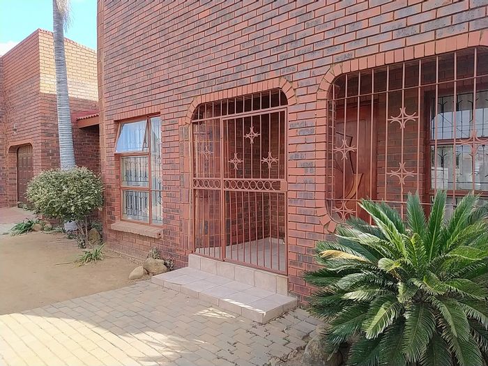 Property #ENT0230012, House for sale in Soshanguve Hh