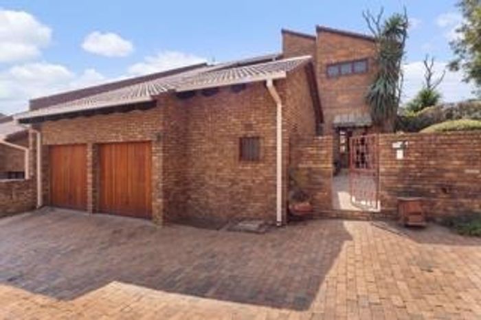 Property #ENT0230459, Townhouse for sale in Atholl Gardens