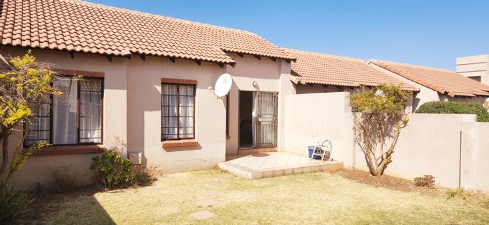 Property #ENT0232677, Townhouse for sale in Mooikloof