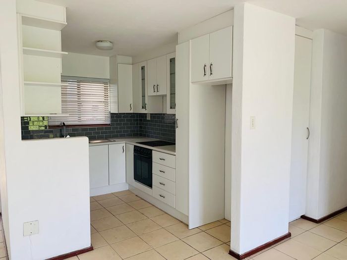 Property #ENT0232876, Apartment sold in Paulshof