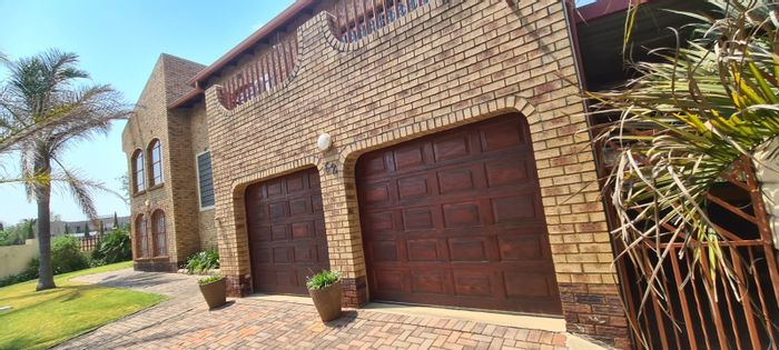 Property #ENT0234562, House for sale in Secunda