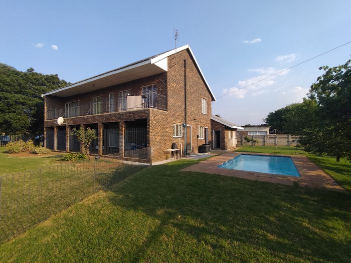 Property #ENT0235587, House for sale in Stilfontein Ext 4