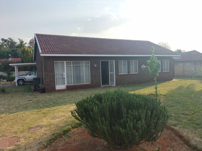 Property #ENT0235592, House for sale in Stilfontein Ext 4