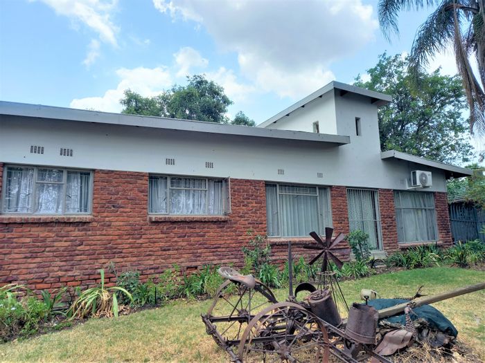 Property #ENT0236352, House for sale in Brits Central