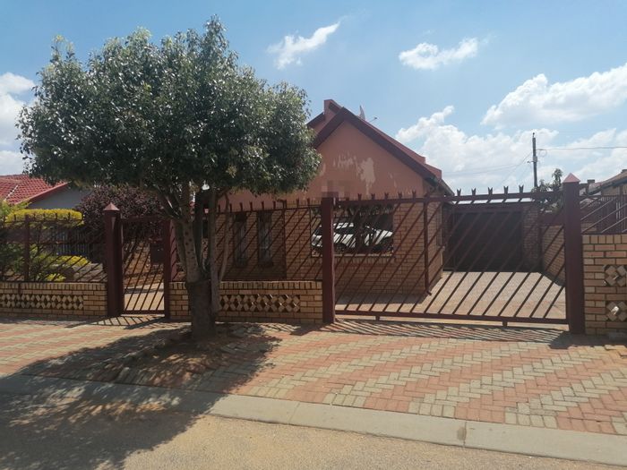 Property #ENT0237086, House for sale in Mabopane