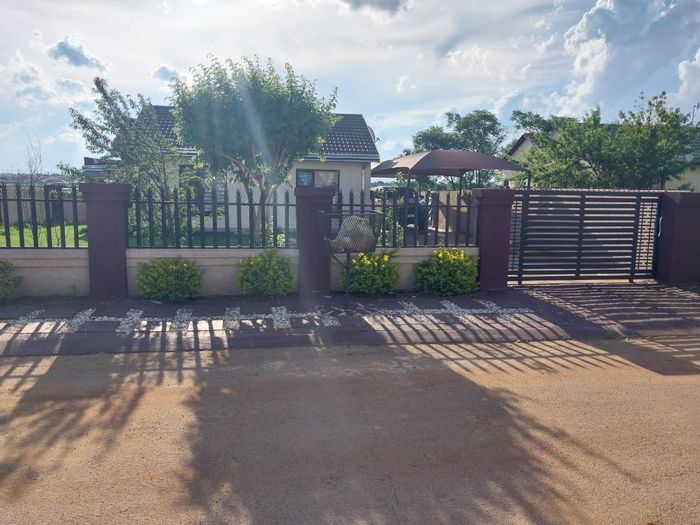 Property #ENT0237196, House for sale in Etwatwa