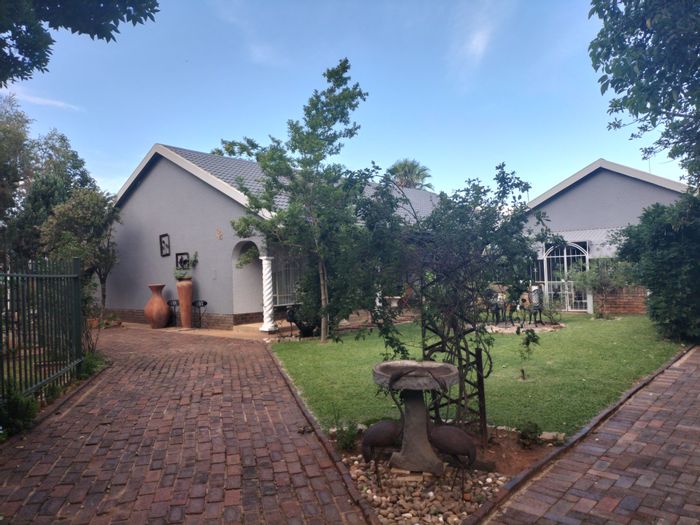 Property #ENT0238153, House for sale in Stilfontein Ext 4