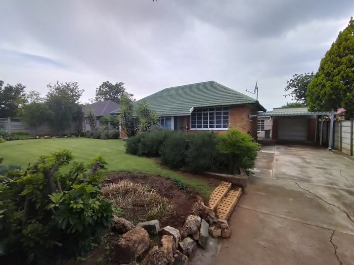 Property #ENT0238645, House for sale in Stilfontein Ext 1