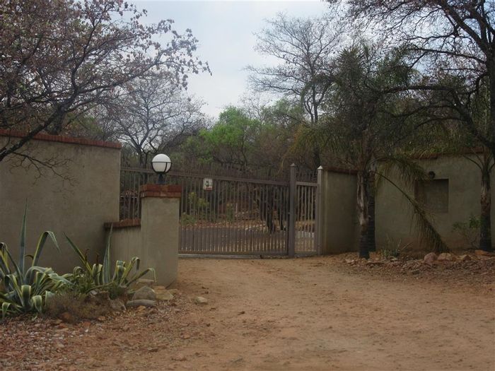 Property #ENT0238709, Small Holding for sale in Hartbeespoort Rural