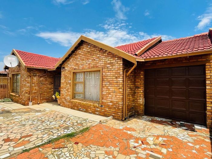 Property #ENT0238886, House pending sale in Spruit View