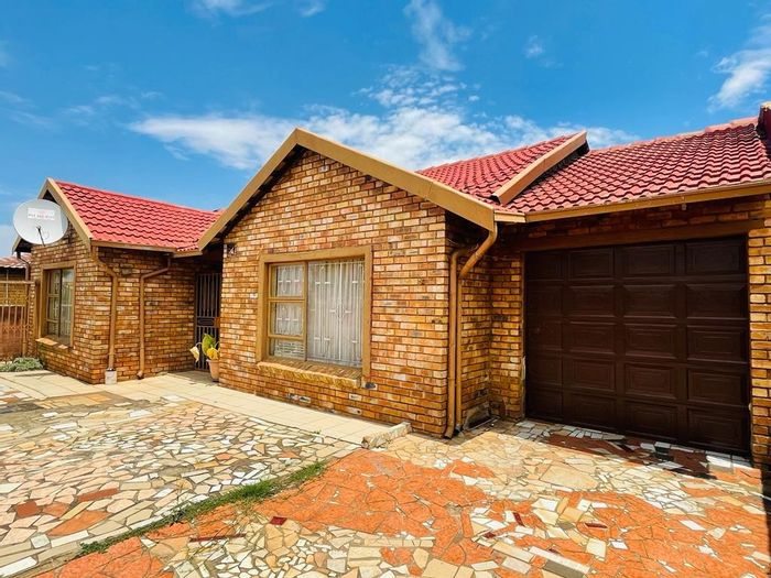Spruit View Residential properties for sale