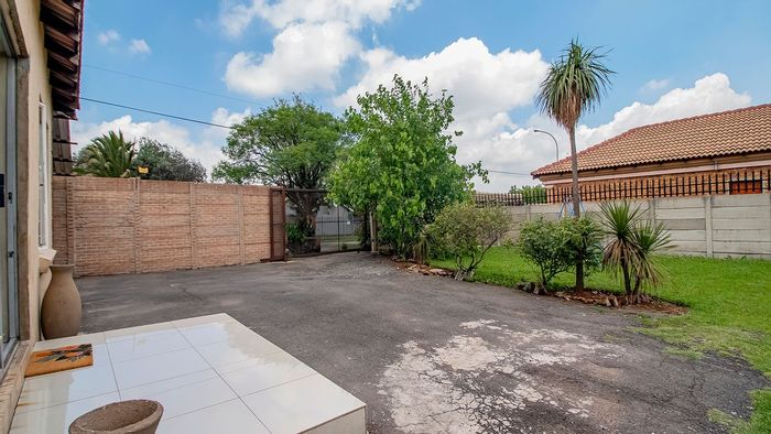 Property #LH-120347, House for sale in Dalpark Ext 1