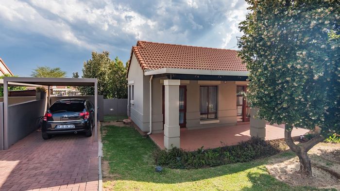 Property #LH-140142, Townhouse for sale in Fourways