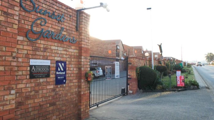 Property #LH-154877, Townhouse sold in Naturena