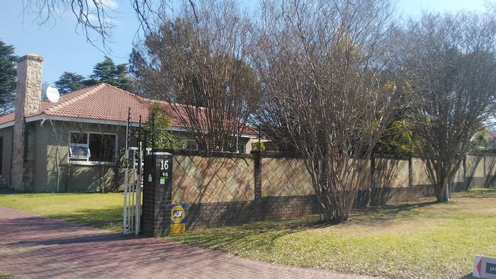 Property #LH-155157, House for sale in Eastleigh Ridge