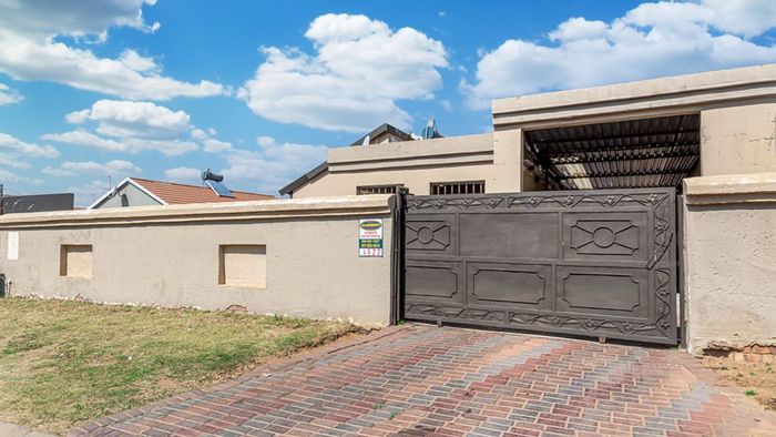 Property #LH-156438, House sold in Lenasia South