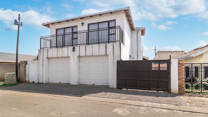 Property #LH-157886, House sold in Protea Glen