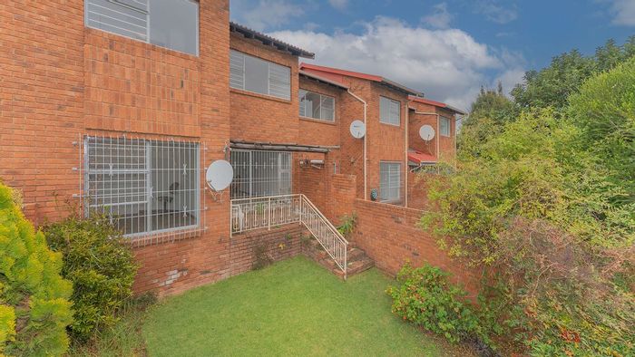 Property #LH-152957, Townhouse for sale in Corlett Gardens