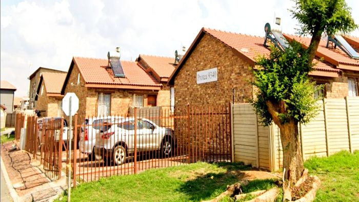 Property #LH-166049, Townhouse for sale in Olievenhoutbosch