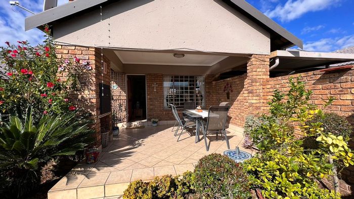 Property #LH-167286, Townhouse for sale in Rooihuiskraal North
