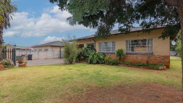 Property #LH-169057, House for sale in Kempton Park Ext 2