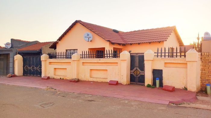 Property #LH-169140, House for sale in Vosloorus Ext 2