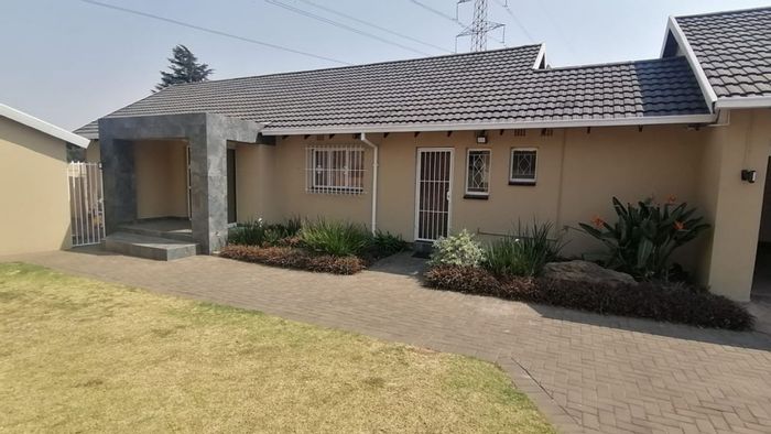 Property #LH-169526, House for sale in Highway Gardens