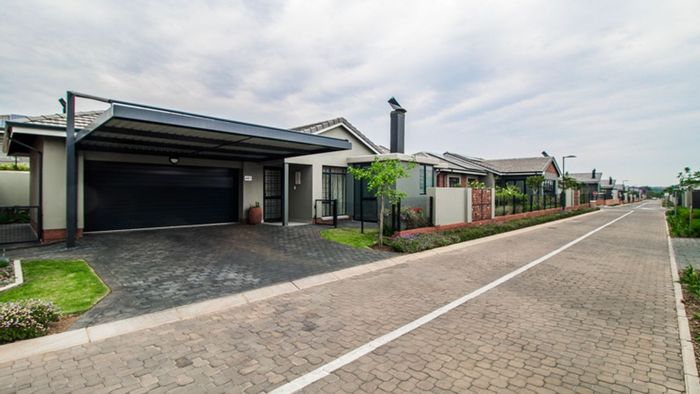 Property #LH-169576, Townhouse for sale in Waterkloof Ridge