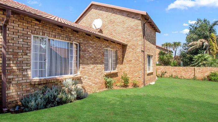 Property #LH-169822, Townhouse for sale in Fairland Ext 3