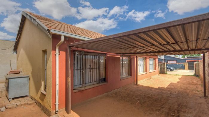 Property #LH-160549, House for sale in Dobsonville