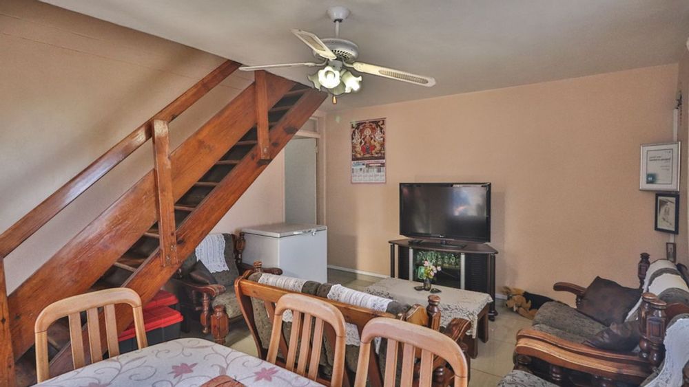 Spacious House for Sale in Orient Hills Ideal Family Home LH161318