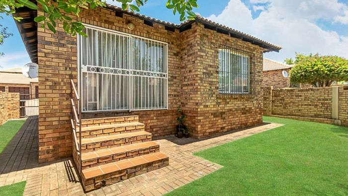 Property #LH-161994, Townhouse for sale in Ruimsig