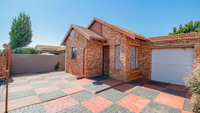 Property #LH-162987, House for sale in Soshanguve Xx