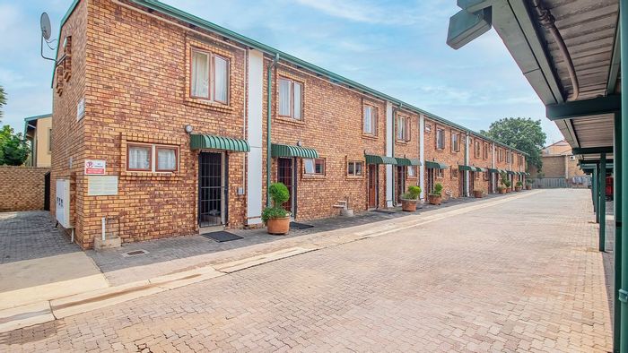 Property #LH-163761, Townhouse for sale in Rietfontein