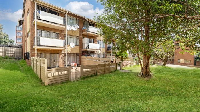 Property #LH-163811, Apartment for sale in Kew